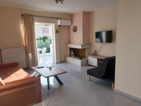 Μarina Apartment Fully Renovated by the sea